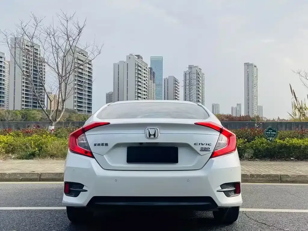 Honda Civic — фото 7