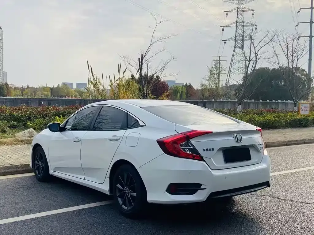 Honda Civic — фото 6