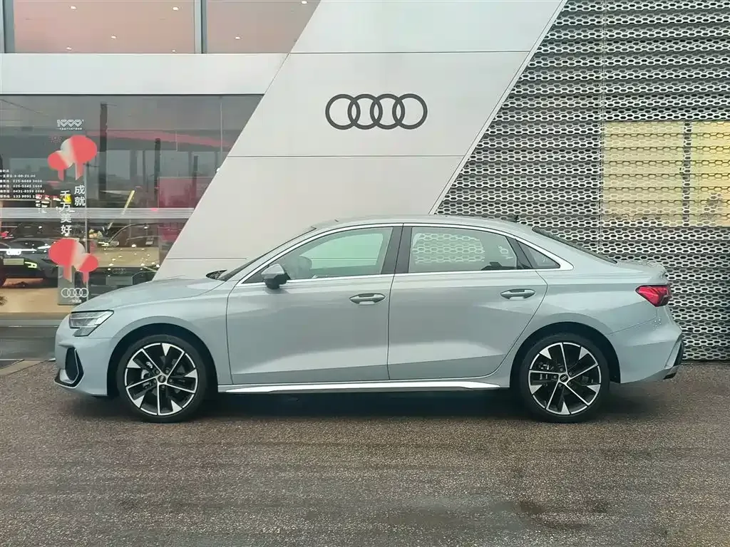 Audi A3 2024 из CN, фото 5