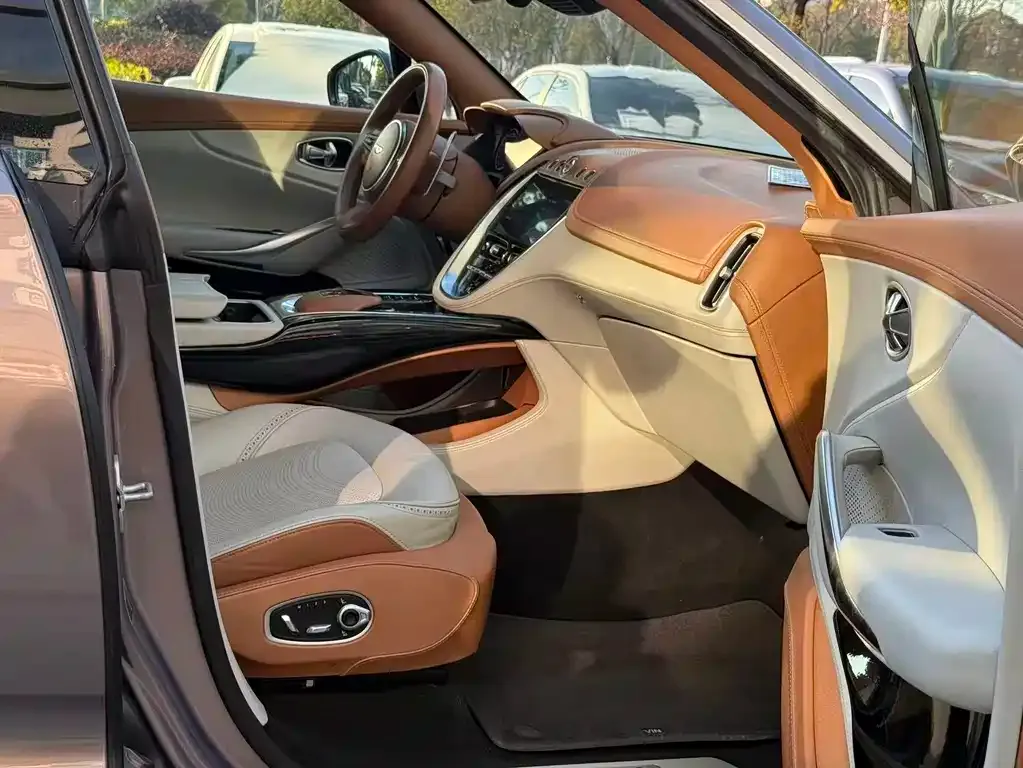 Aston Martin DBX 2022 из CN, фото 6
