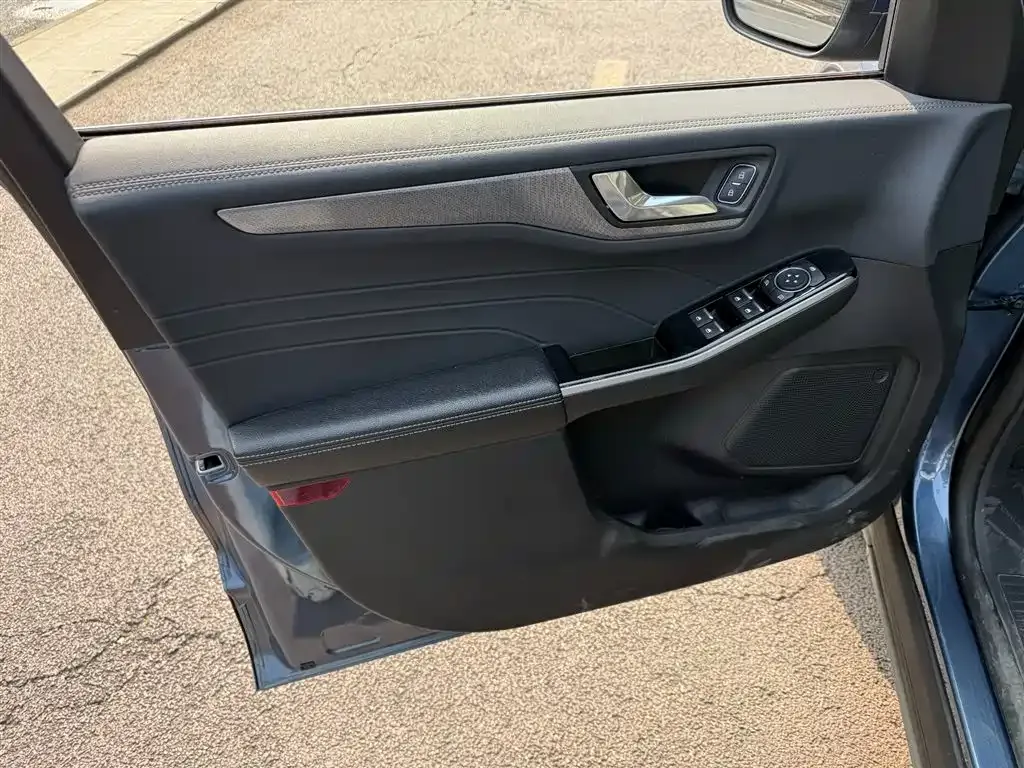 Ford Escape 2022 из CN, фото 6