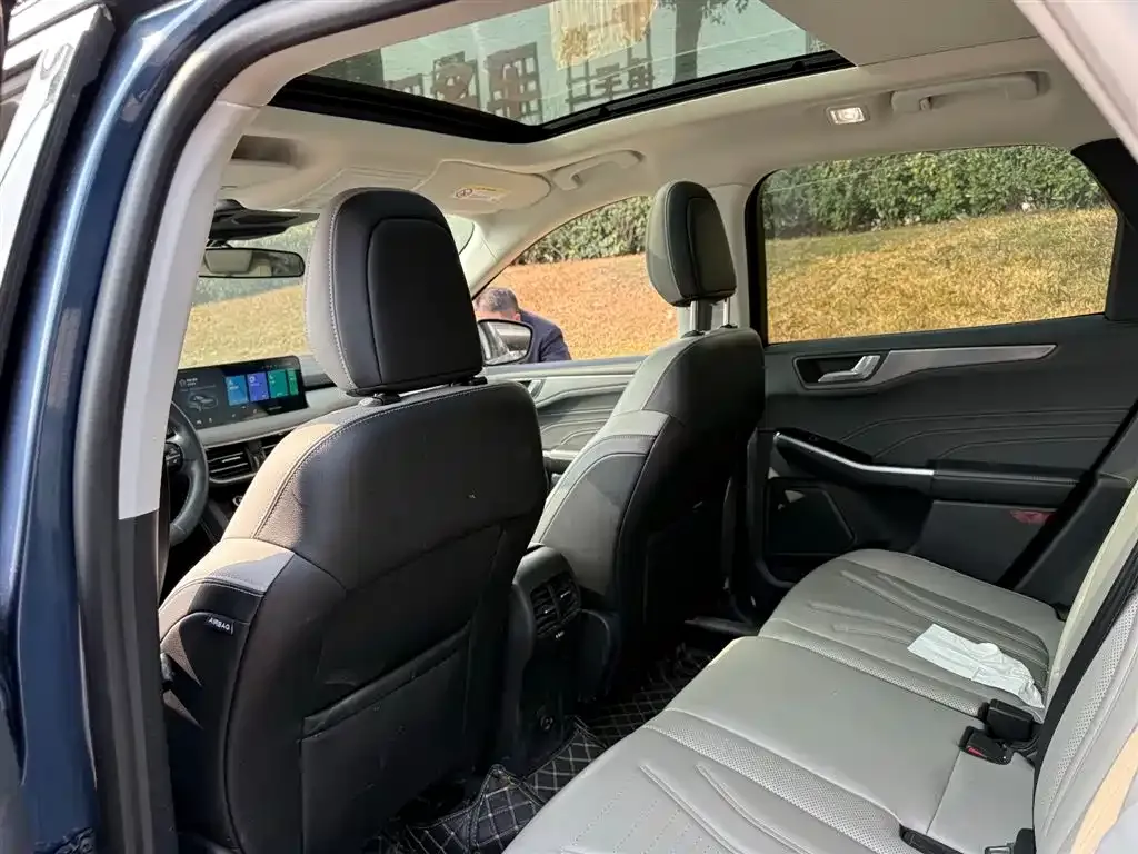 Ford Escape 2022 из CN, фото 8