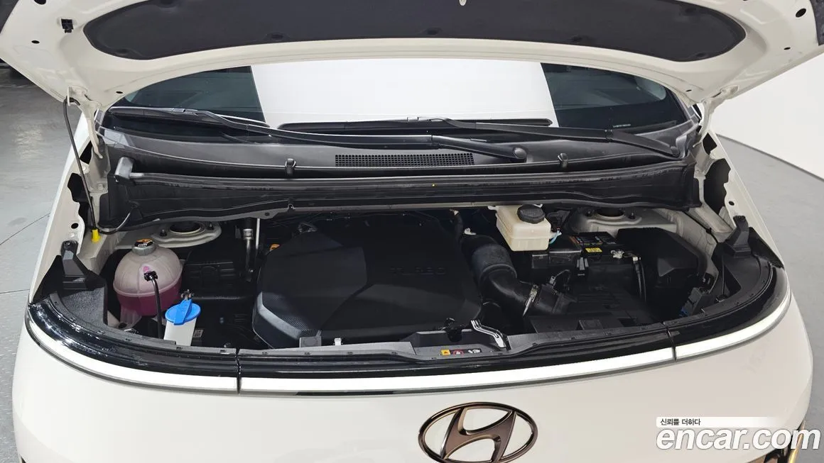 Hyundai Staria — фото 3
