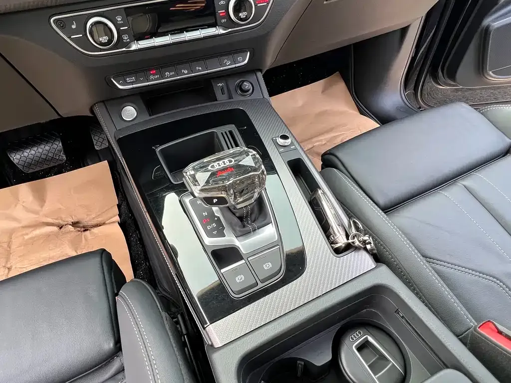 Audi Q5L 2021 из CN, фото 3