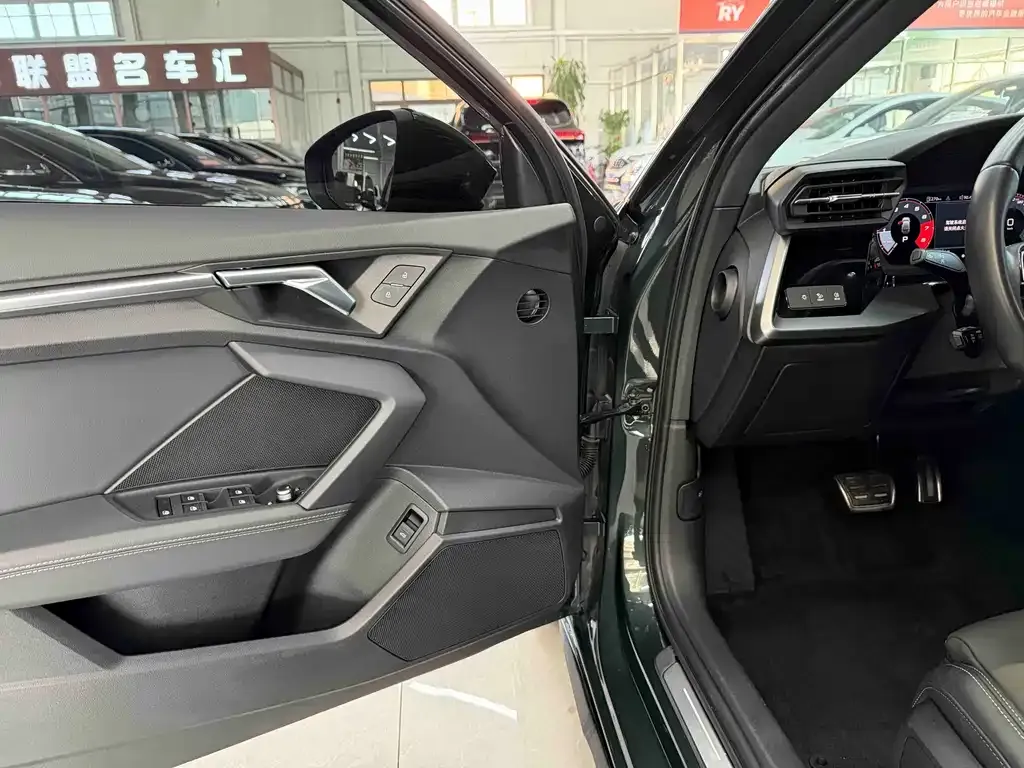 Audi A3 2022 из CN, фото 3