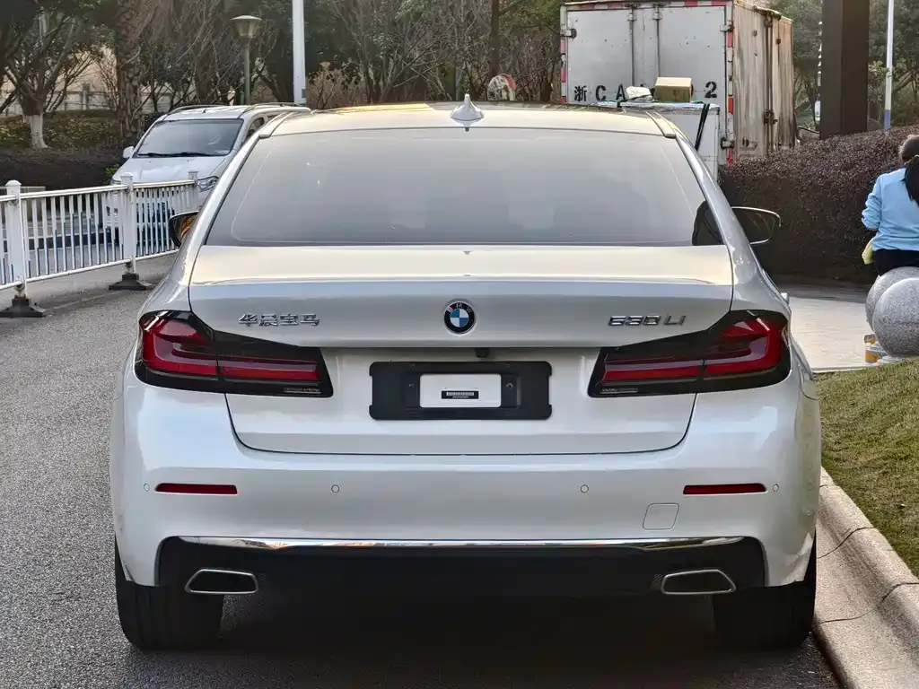 BMW 5 Series — фото 2
