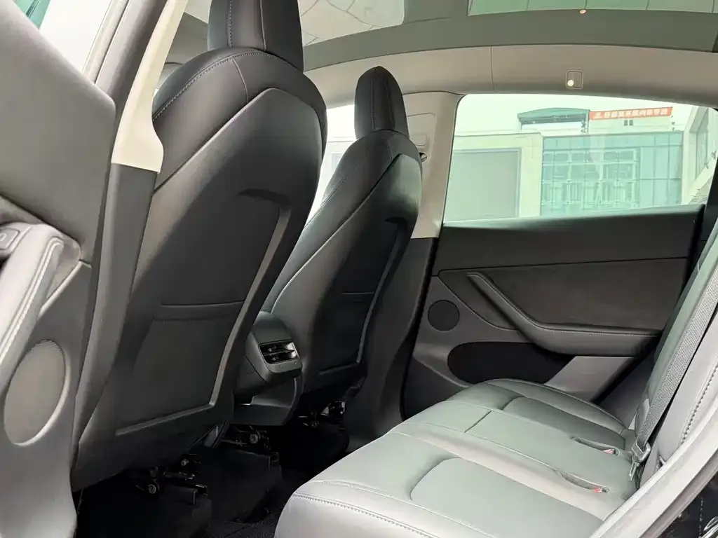 Tesla Model Y 2022 из CN, фото 8