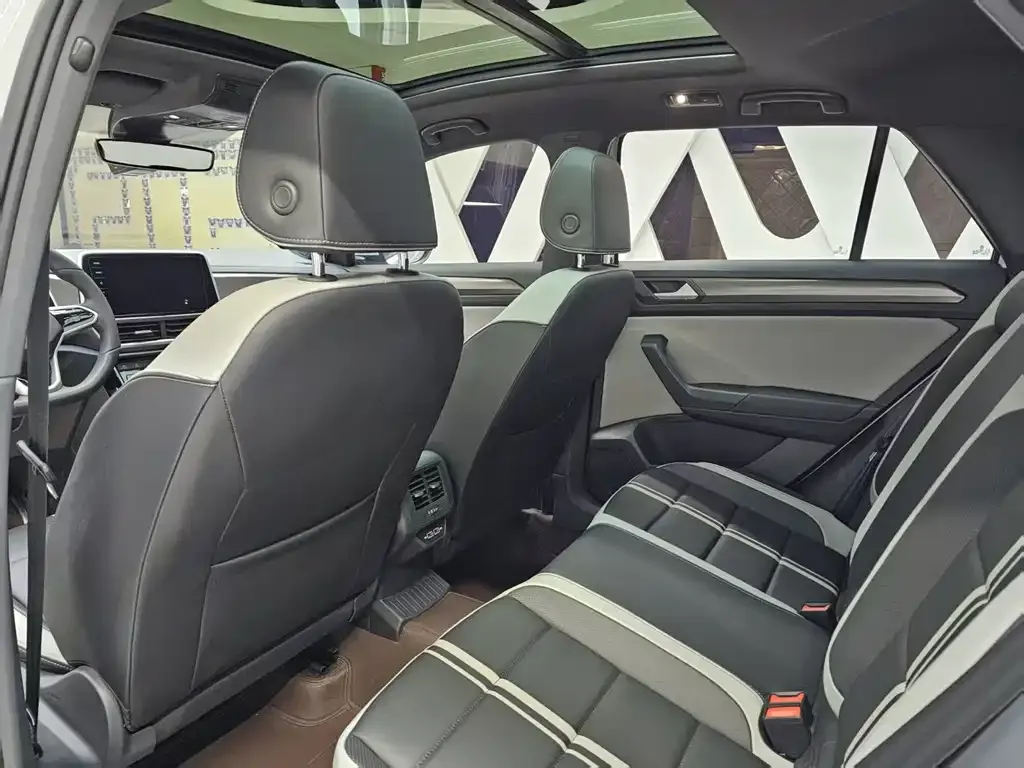 Volkswagen T-Roc 2024 из CN, фото 8