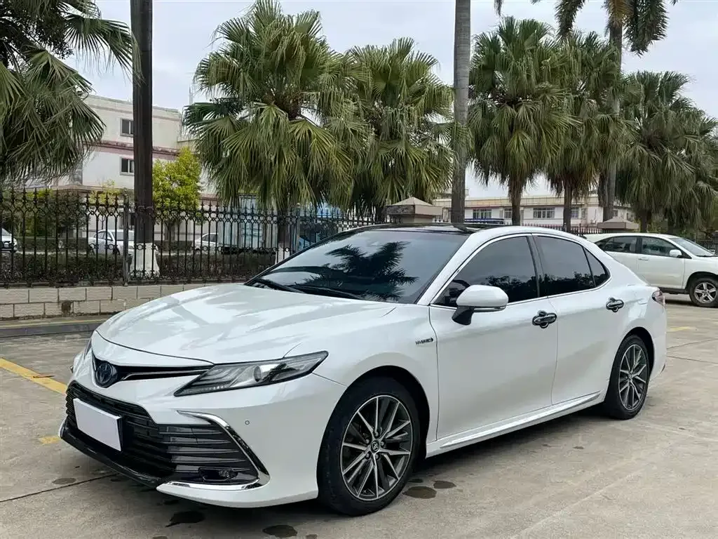 Toyota Camry 2023 из CN, фото 1