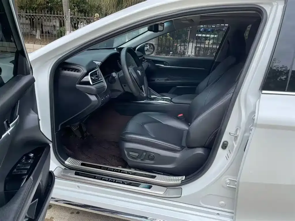 Toyota Camry 2023 из CN, фото 8