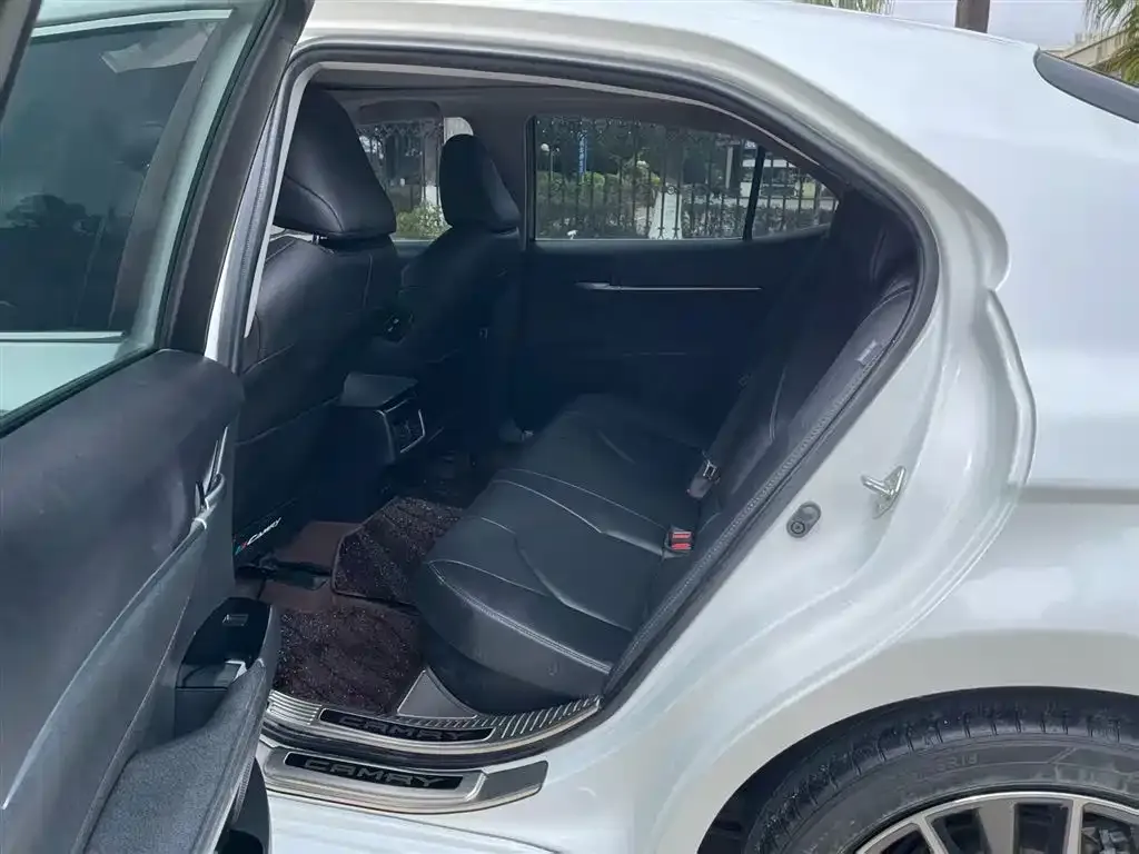 Toyota Camry 2023 из CN, фото 5