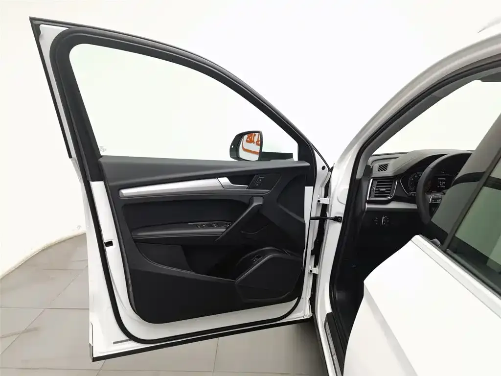 Audi Q5L 2022 из CN, фото 9