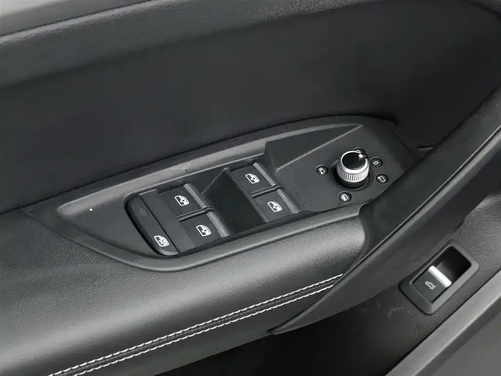 Audi Q5L 2022 из CN, фото 4