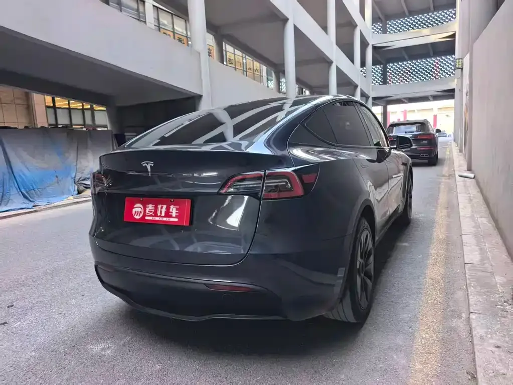 Tesla Model Y — фото 4