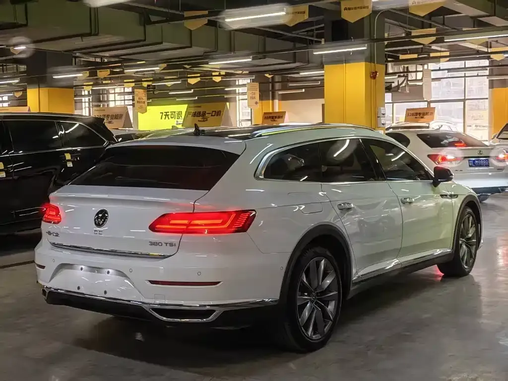 Volkswagen CC 2024 из CN, фото 2