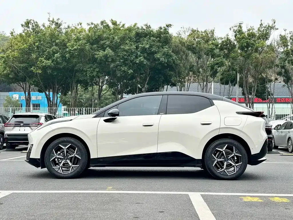 Lynk & Co Z20 2025 из CN, фото 8