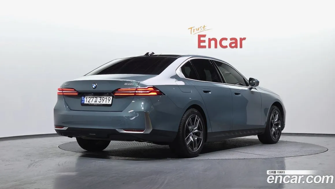 BMW 5-Series 2024 из KR, фото 3