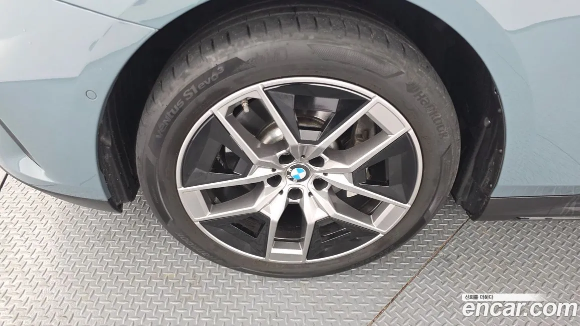 BMW 5-Series 2024 из KR, фото 5