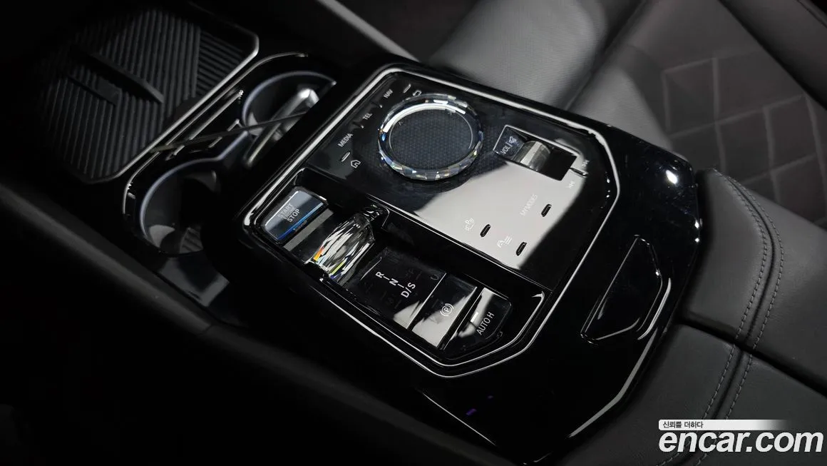 BMW 5-Series 2024 из KR, фото 8