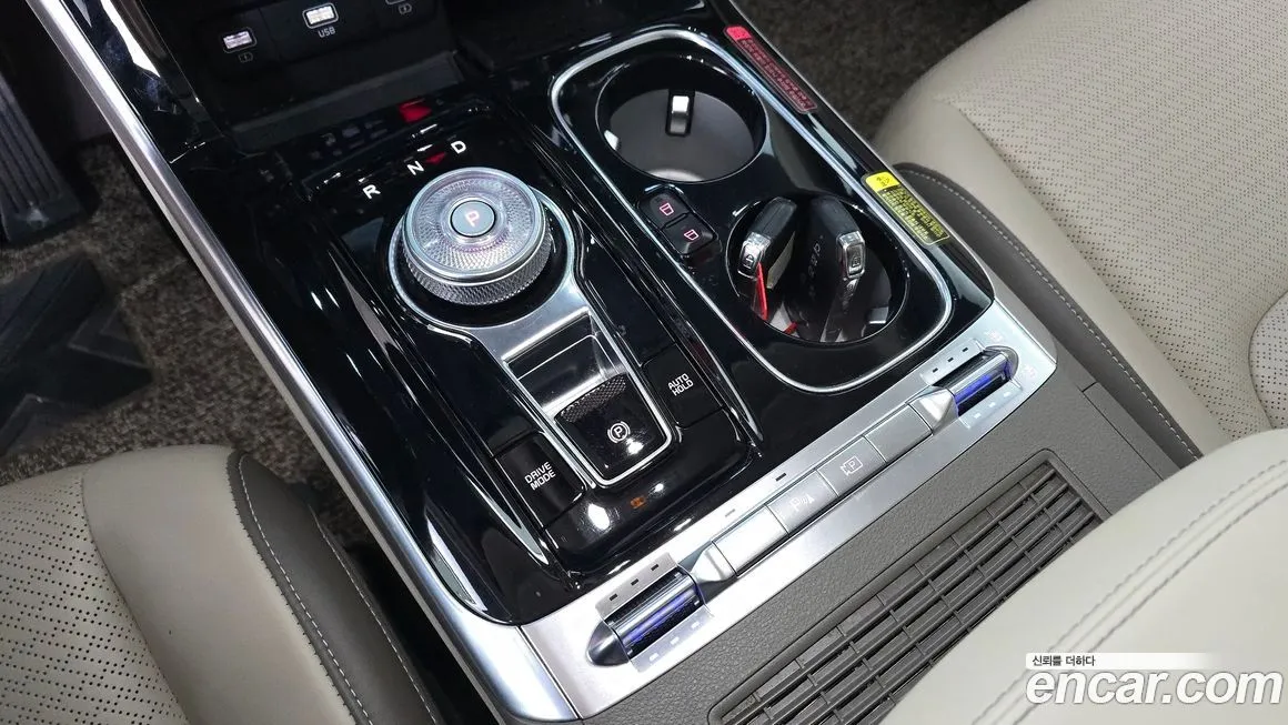 Kia Carnival — фото 10