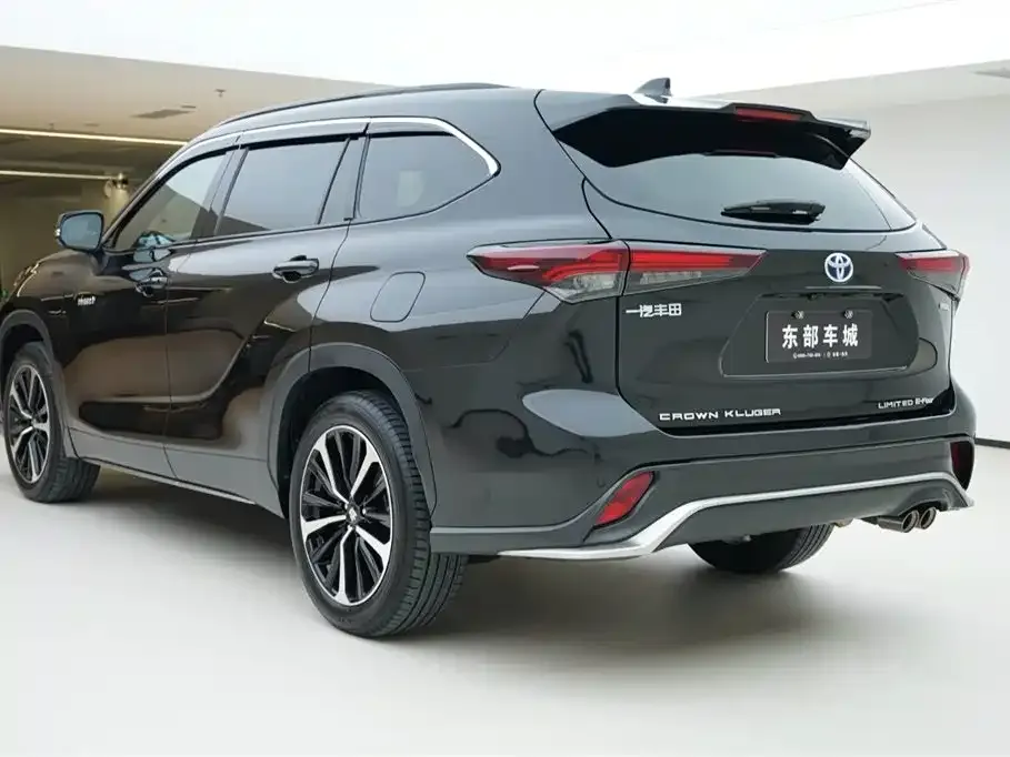 Toyota Crown Kluger 2023 из CN, фото 9