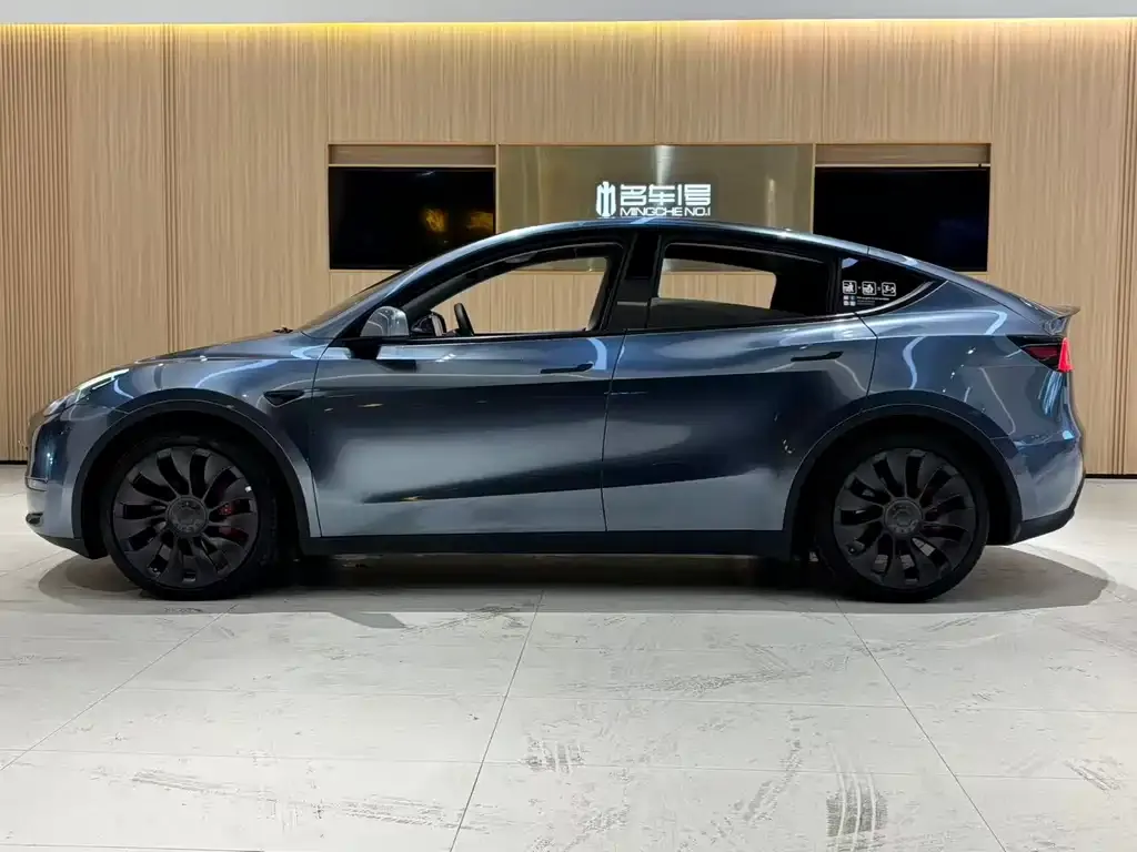 Tesla Model Y 2023 из CN, фото 2