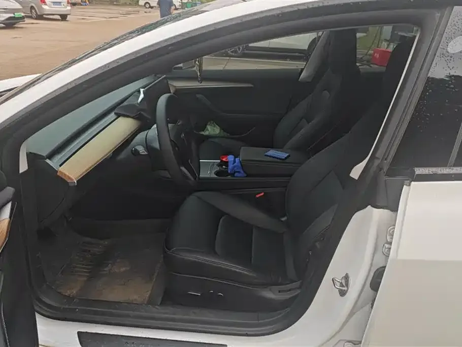 Tesla Model 3 — фото 5