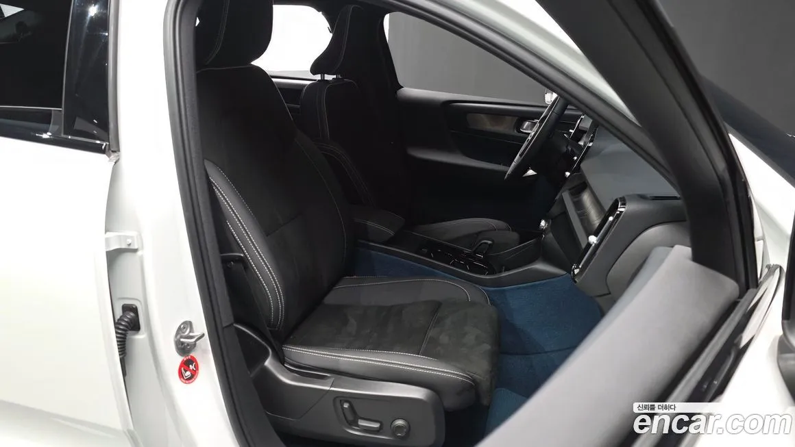 Volvo C40 2023 из KR, фото 5