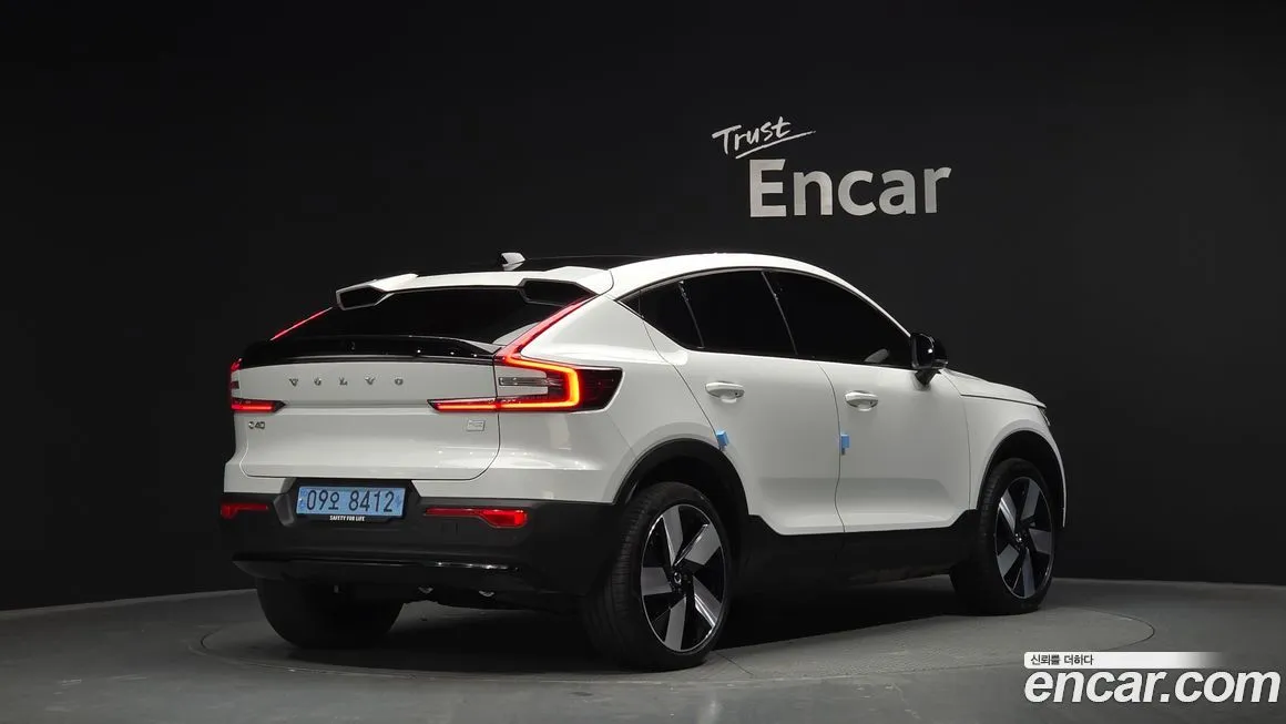 Volvo C40 2023 из KR, фото 2