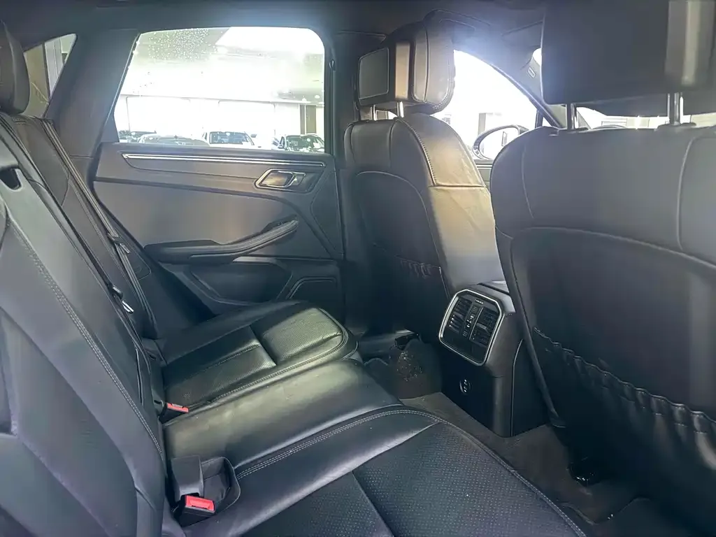 Porsche Macan 2023 из CN, фото 3