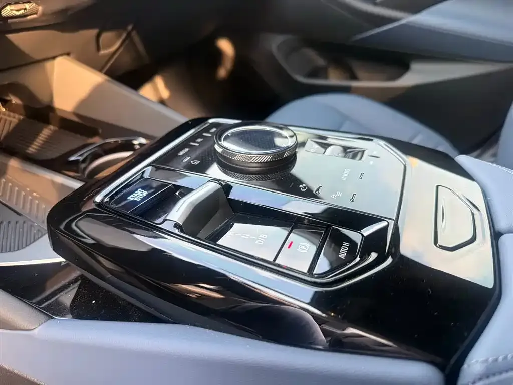 BMW i5 2025 из CN, фото 3