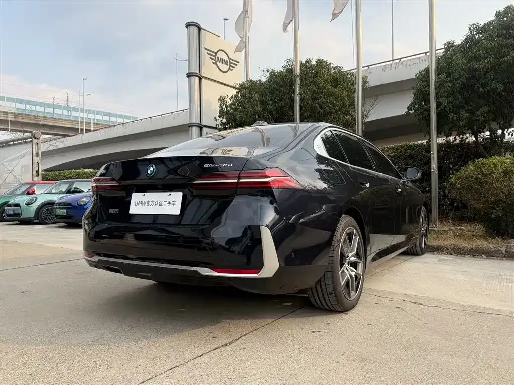 BMW i5 2025 из CN, фото 5