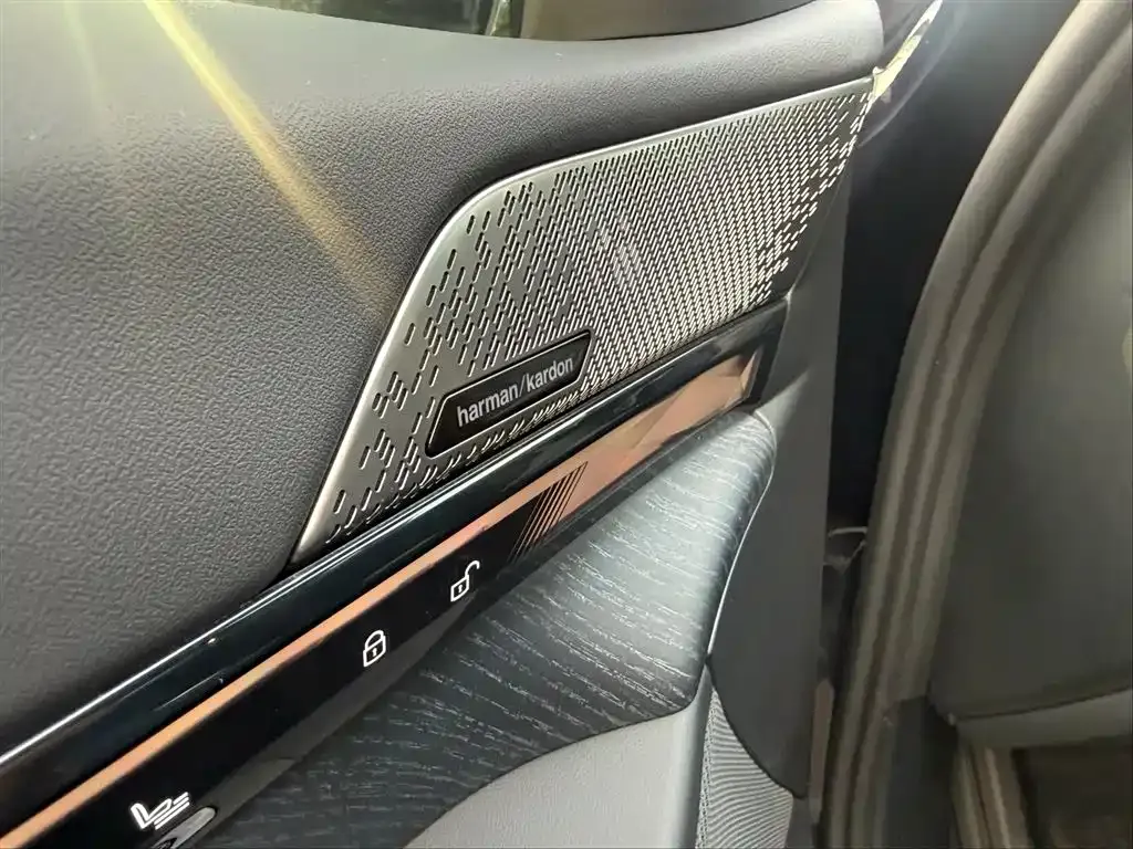 BMW i5 2025 из CN, фото 8