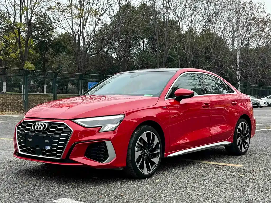 Audi A3 — фото 1