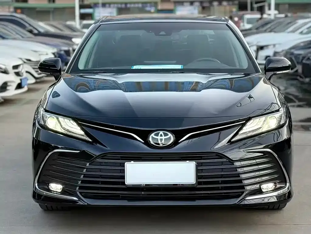 Toyota Camry — фото 4