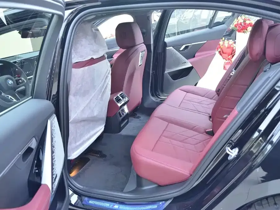 BMW 5 Series — фото 10