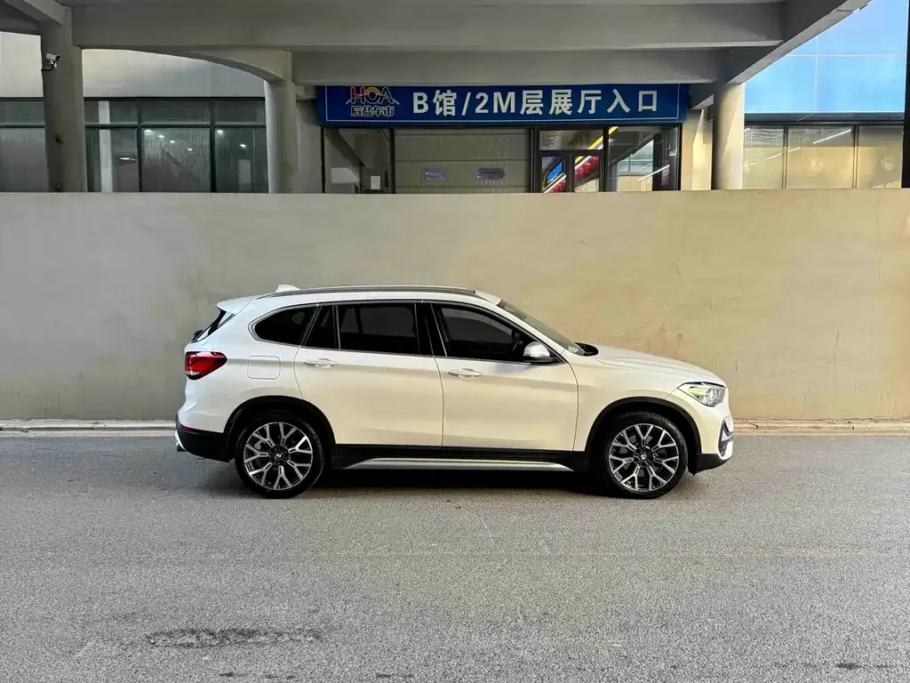 BMW X1 2021 из CN, фото 8