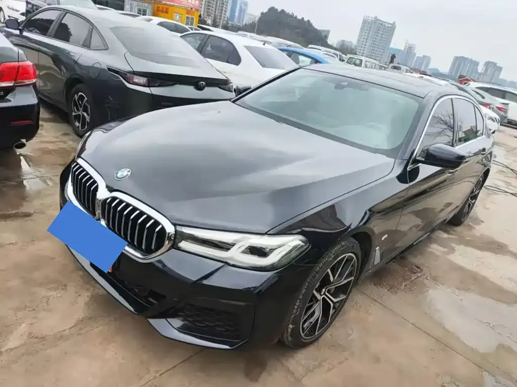 BMW 5 Series — фото 1
