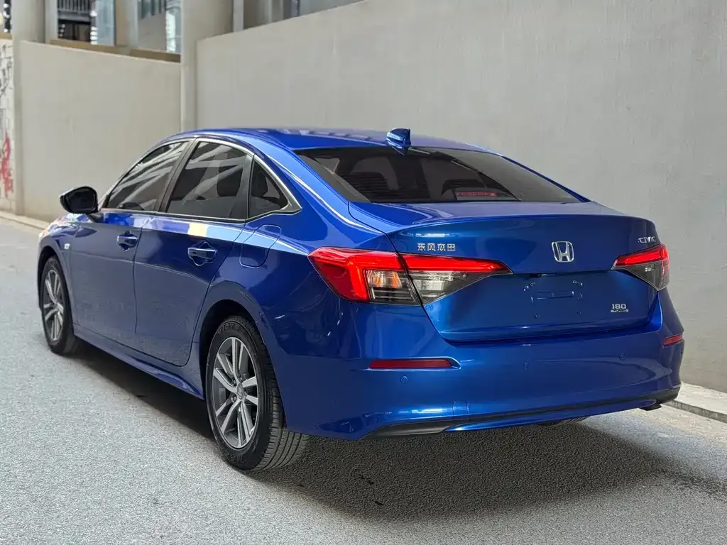 Honda Civic 2022 из CN, фото 2
