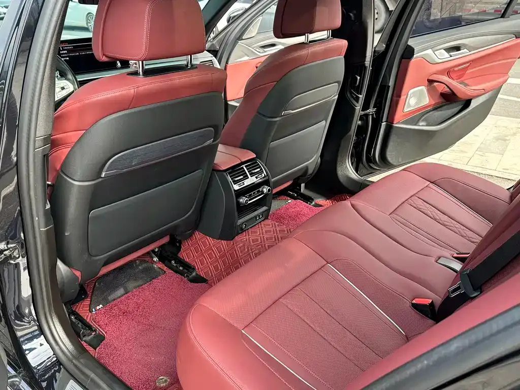 BMW 5 Series 2023 из CN, фото 6