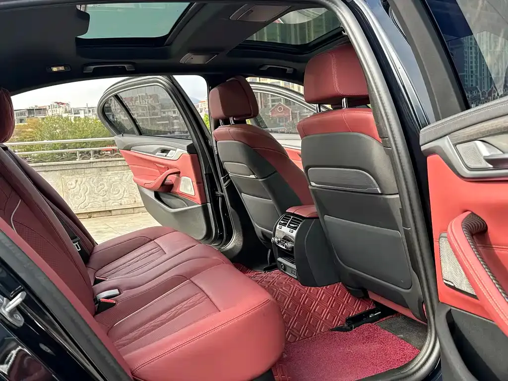 BMW 5 Series 2023 из CN, фото 4
