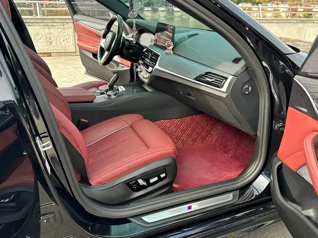 BMW 5 Series 2023 из CN, фото 7