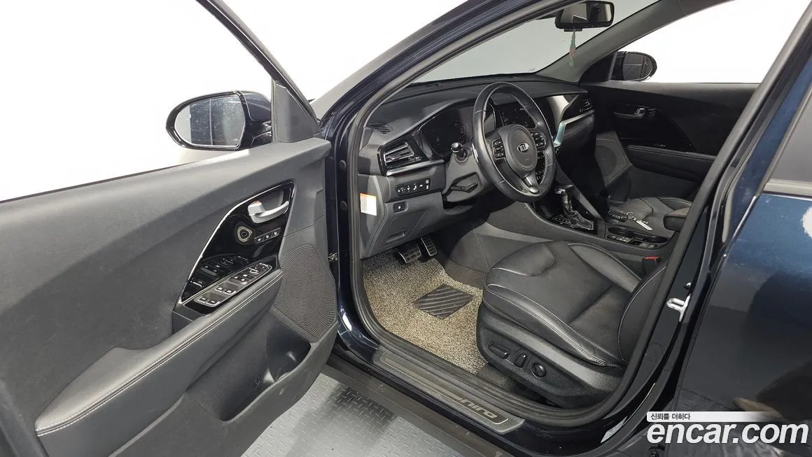 Kia Niro — фото 10