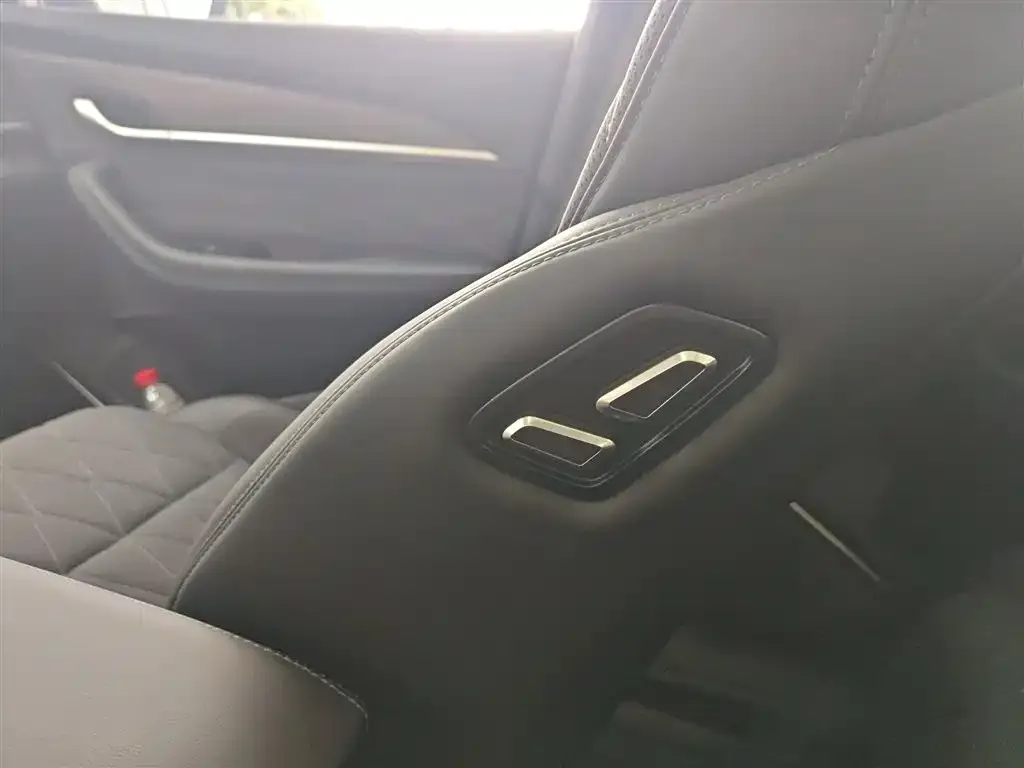 Geely Xingyue L 2025 из CN, фото 3