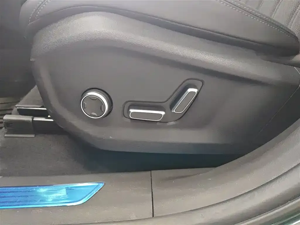 Geely Xingyue L 2025 из CN, фото 4