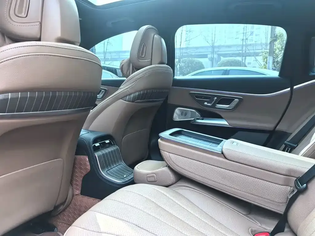 Mercedes-Benz E-Class 2024 из CN, фото 3