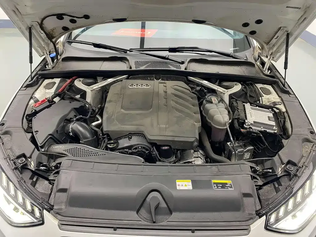 Audi A4L 2023 из CN, фото 10