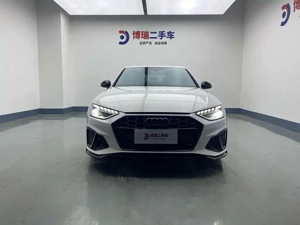 Audi A4L 2023 из CN, фото 4