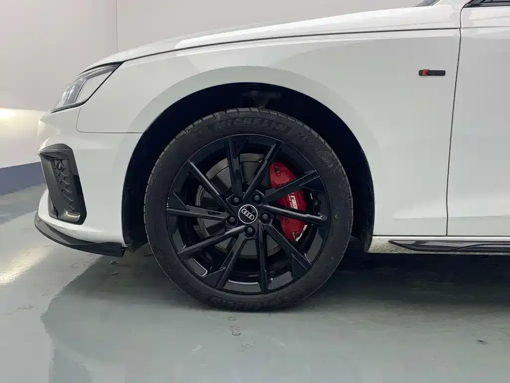 Audi A4L 2023 из CN, фото 8