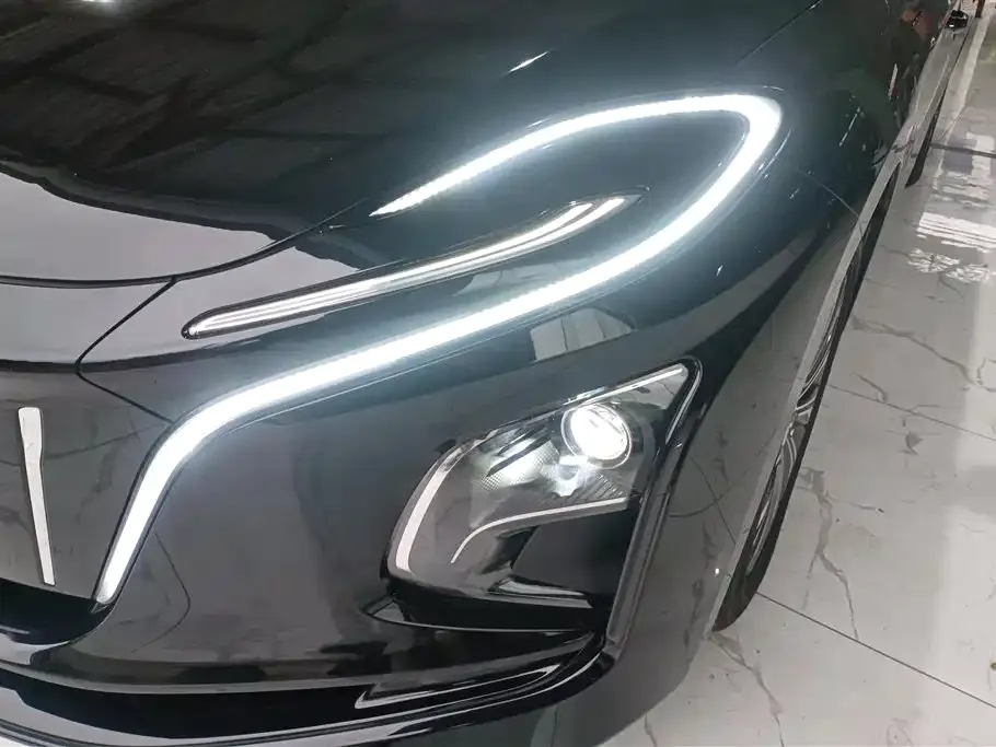 Hongqi E-QM5 2025 из CN, фото 4